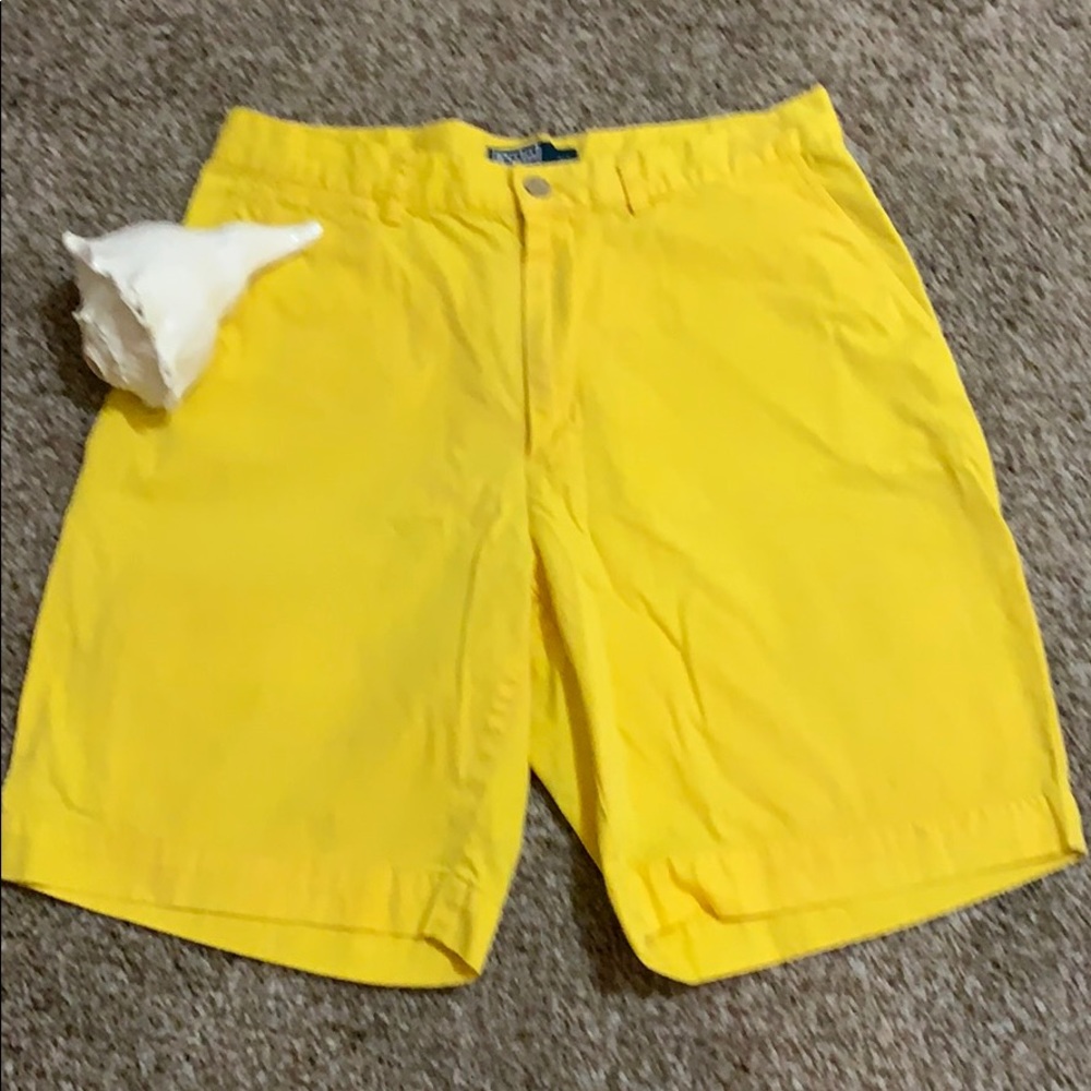 Canary yellow men’s polo shorts 🤩🐥🌞
